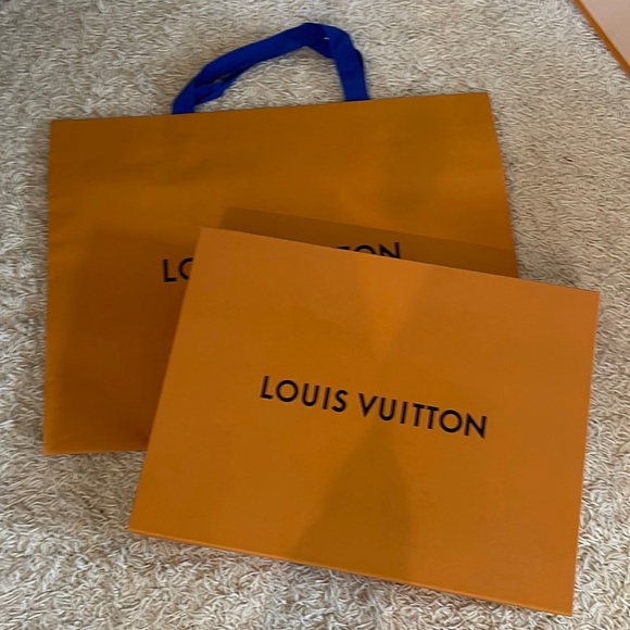 Louis Vuitton Box with FREE Bag - Picture 1 of 3